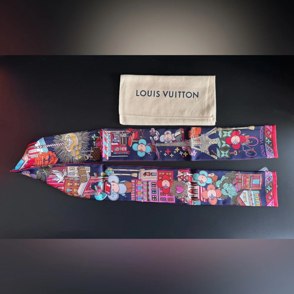Brand NEW Louis Vuitton Silk Monogram Bandeau Vivienne Scarf, M77403 - Picture 3 of 5